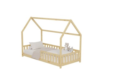 Original cama infantil de color roble con forma de cabaña