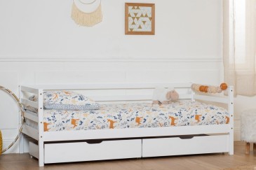 Original cama infantil con forma de cabaña