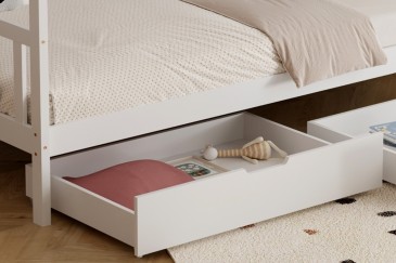 Original cama infantil con forma de cabaña